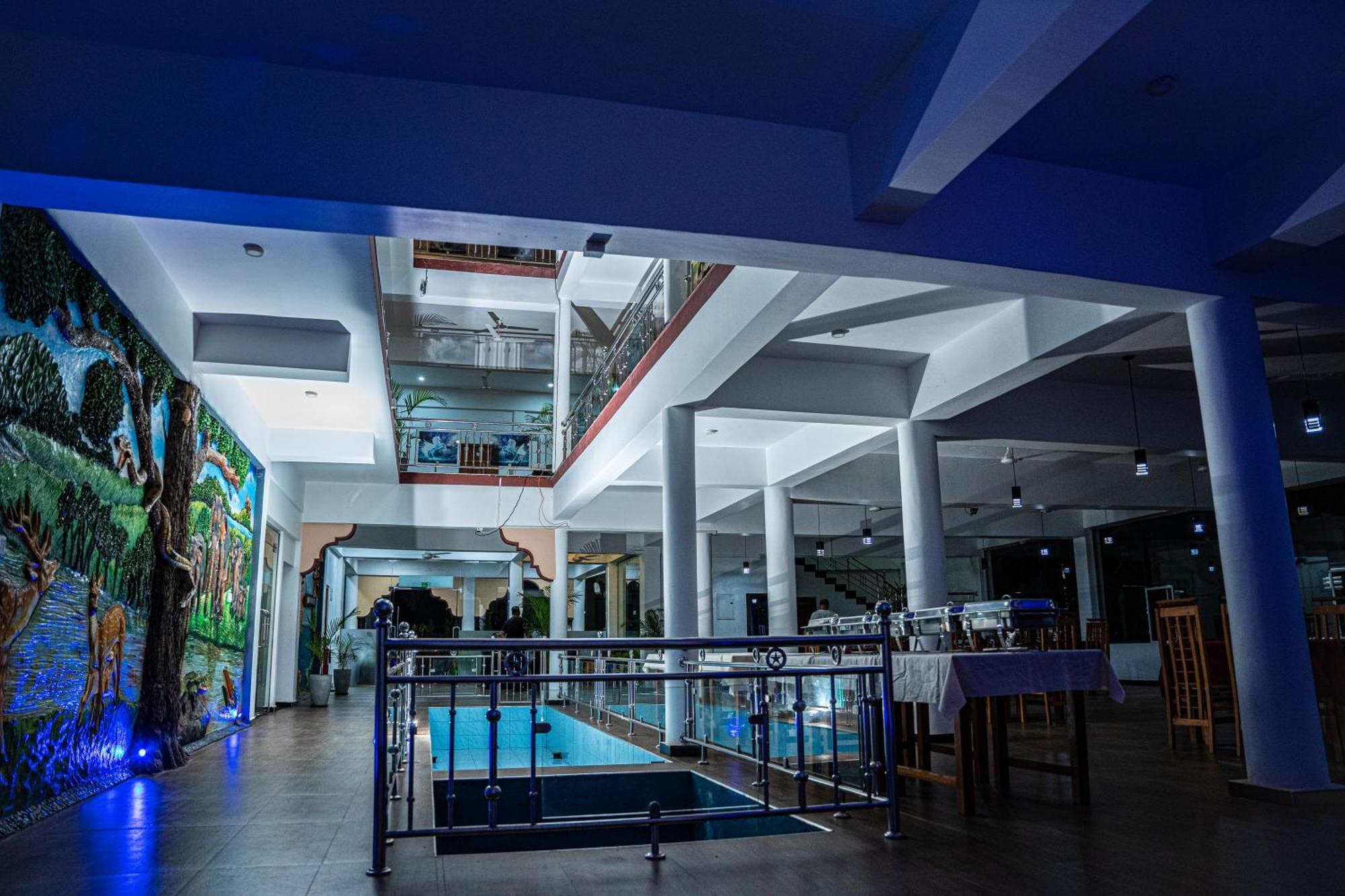 Hotel Theevanni Inn Trincomalee Buitenkant foto