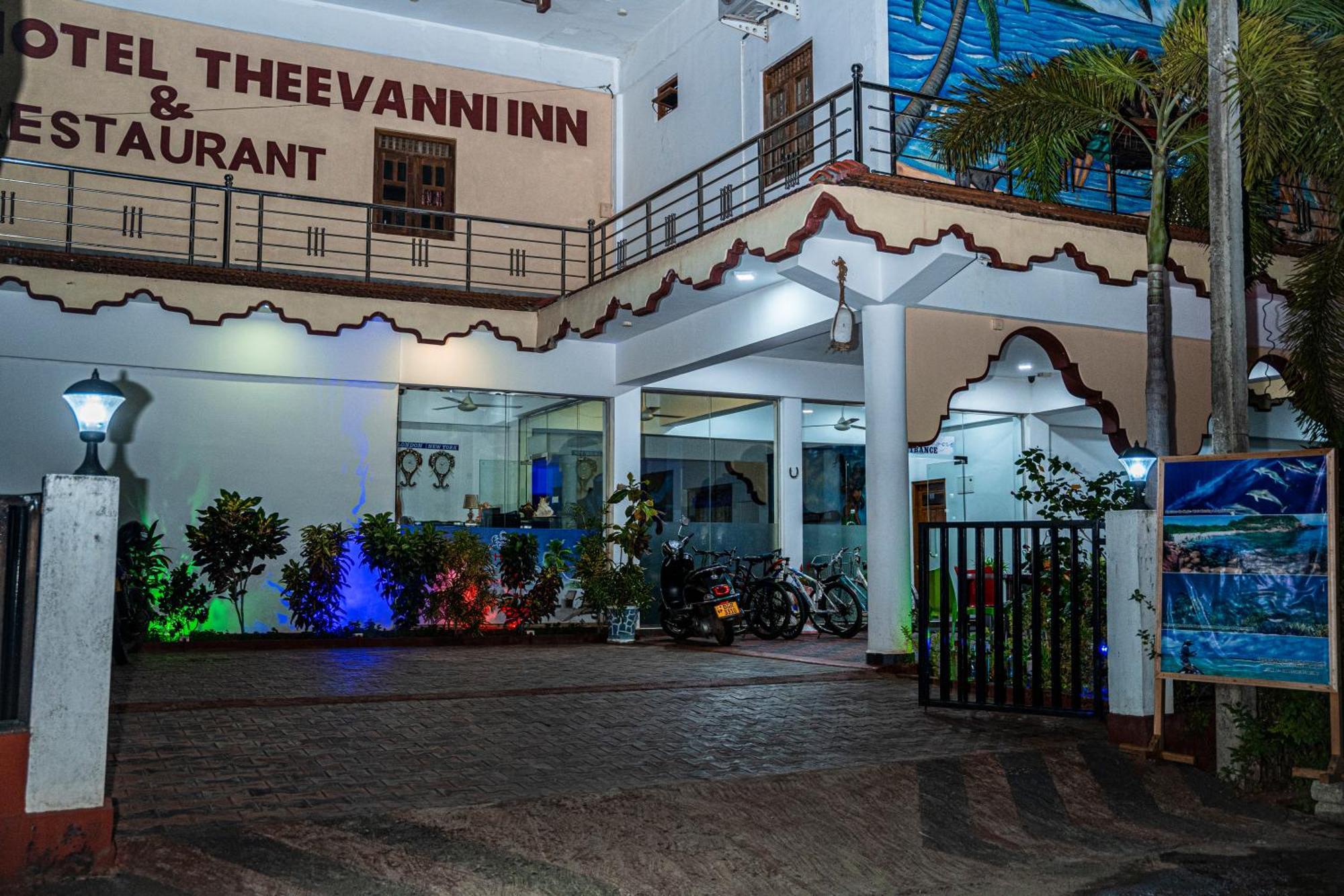 Hotel Theevanni Inn Trincomalee Buitenkant foto