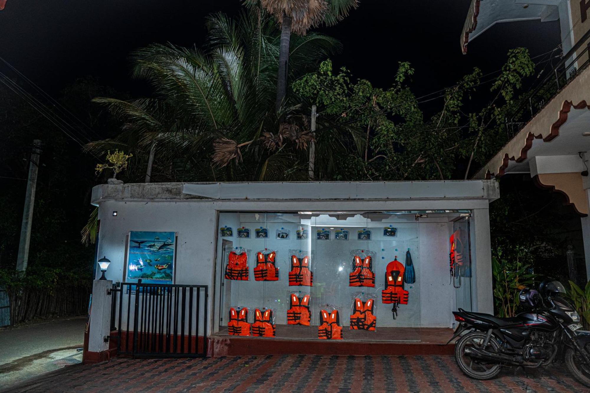 Hotel Theevanni Inn Trincomalee Buitenkant foto