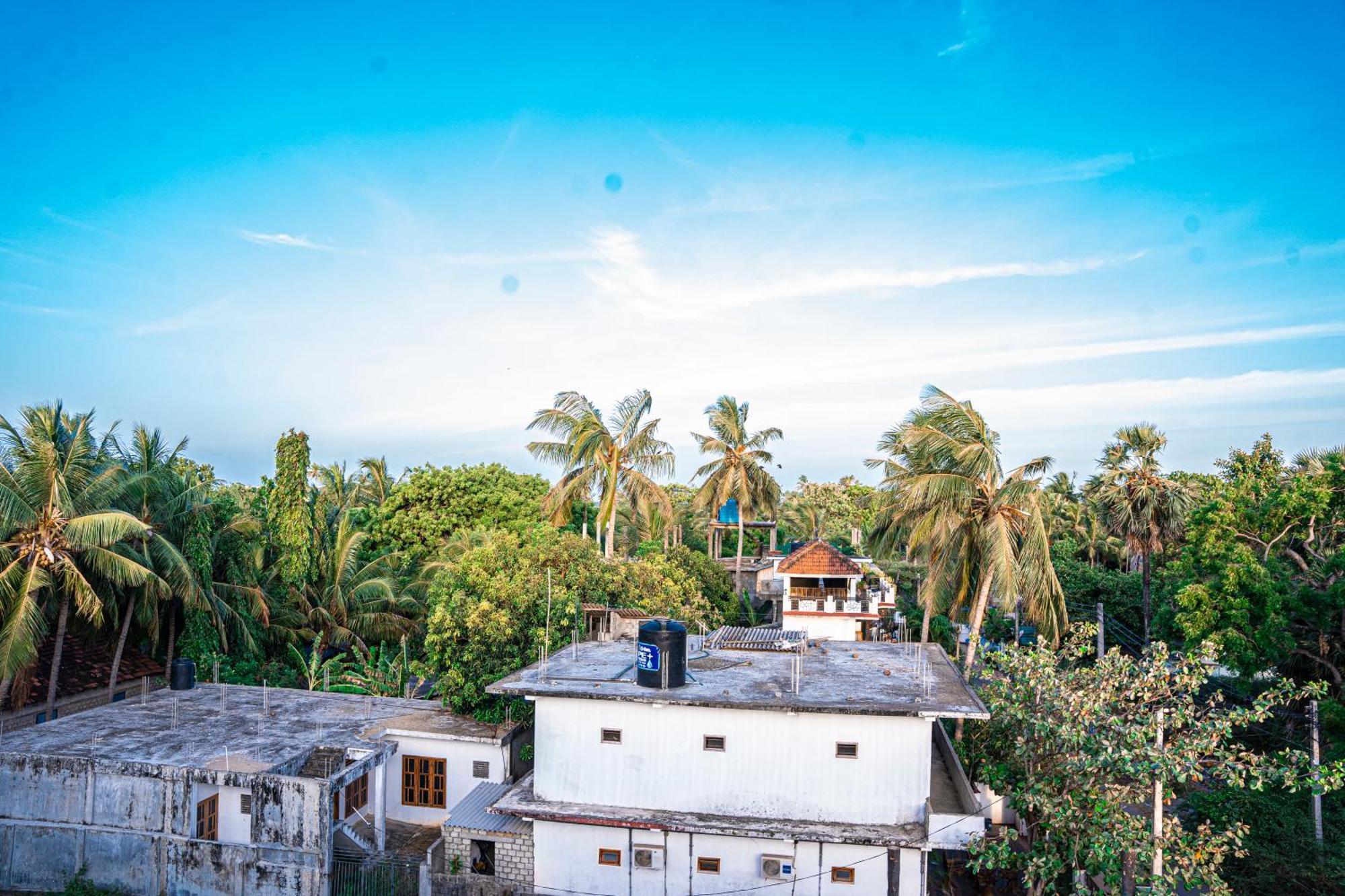 Hotel Theevanni Inn Trincomalee Buitenkant foto