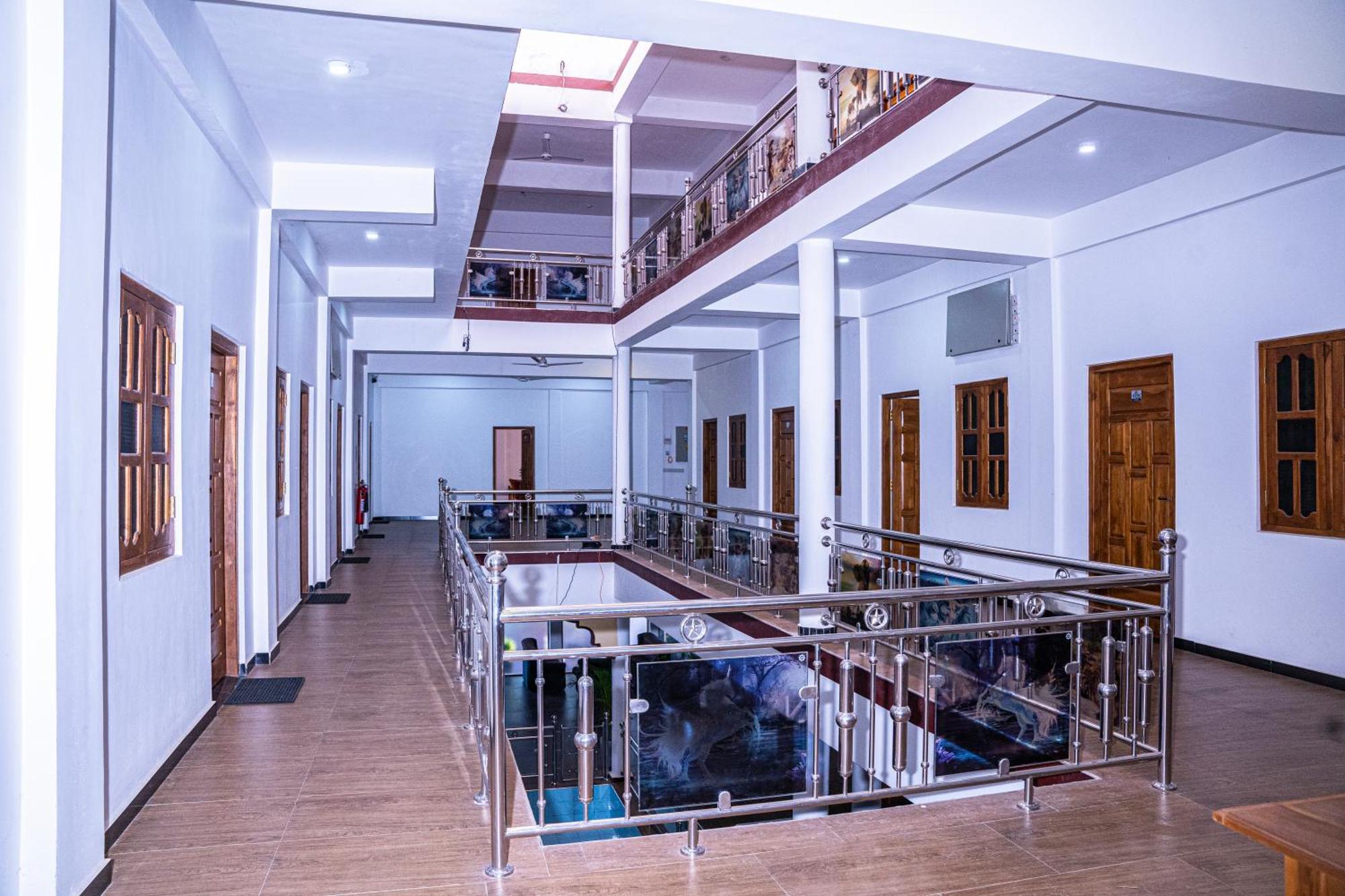 Hotel Theevanni Inn Trincomalee Buitenkant foto