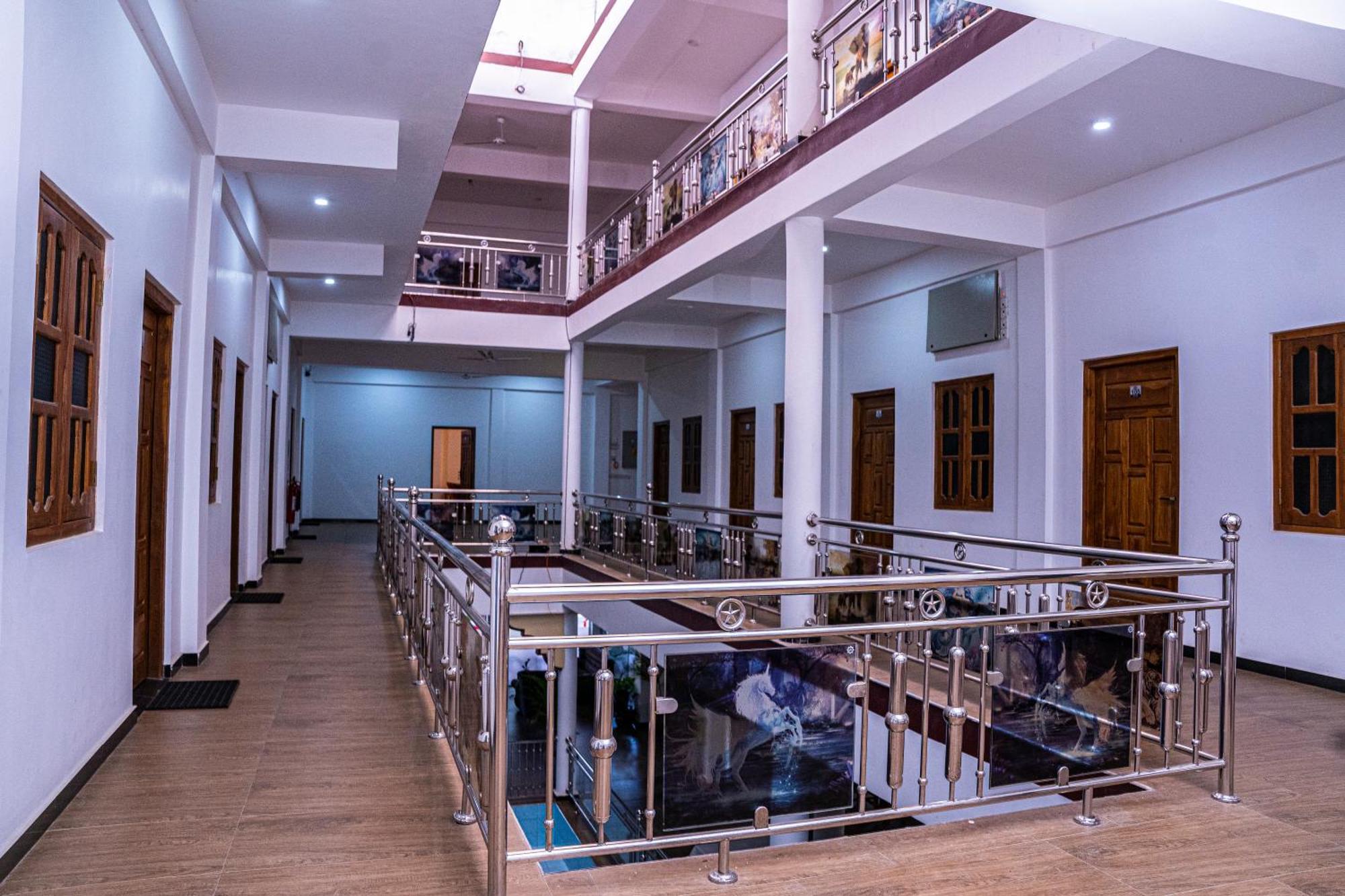 Hotel Theevanni Inn Trincomalee Buitenkant foto