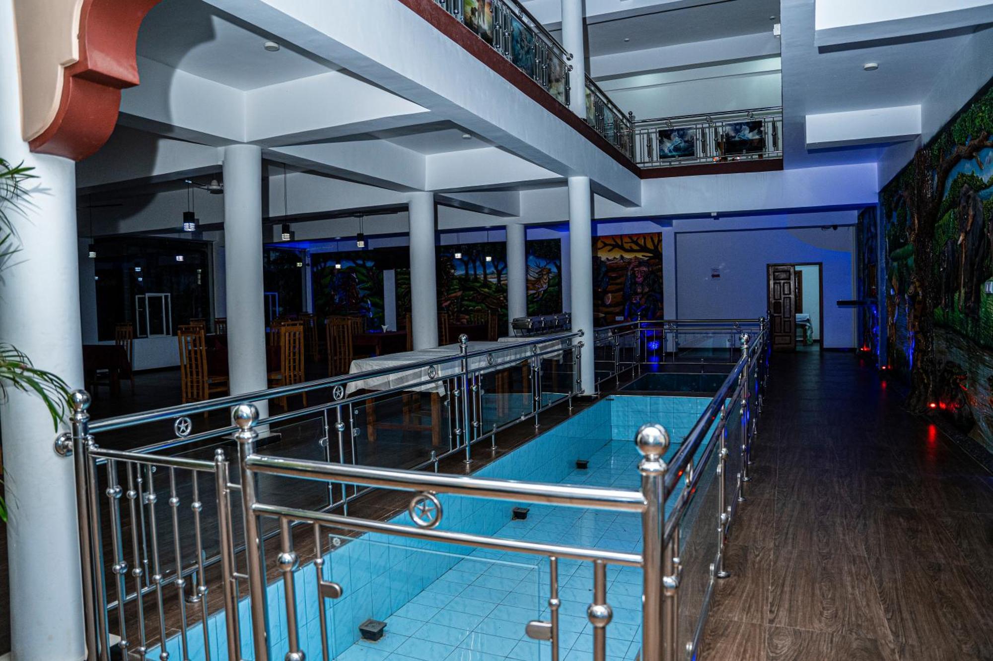 Hotel Theevanni Inn Trincomalee Buitenkant foto
