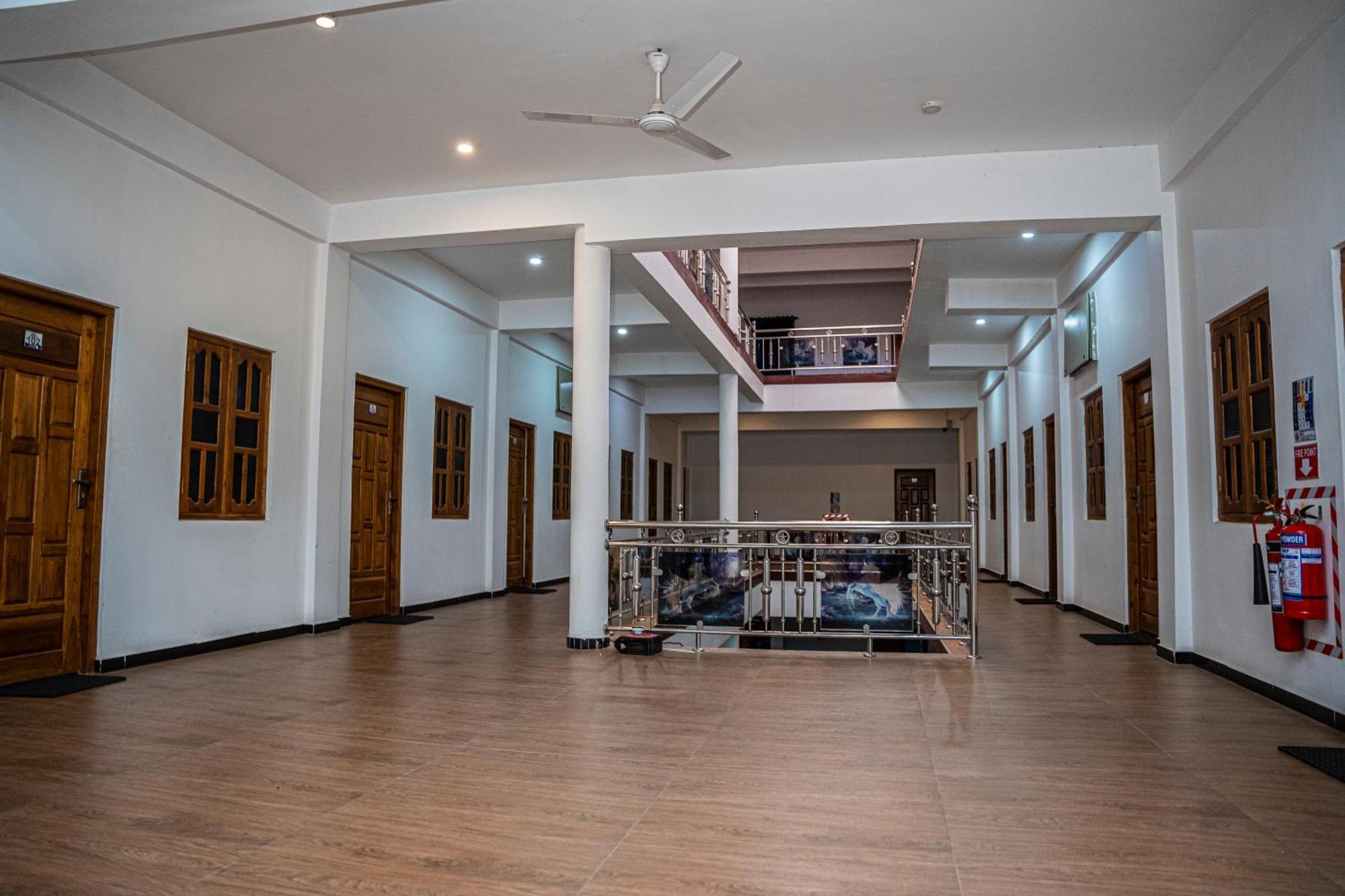 Hotel Theevanni Inn Trincomalee Buitenkant foto