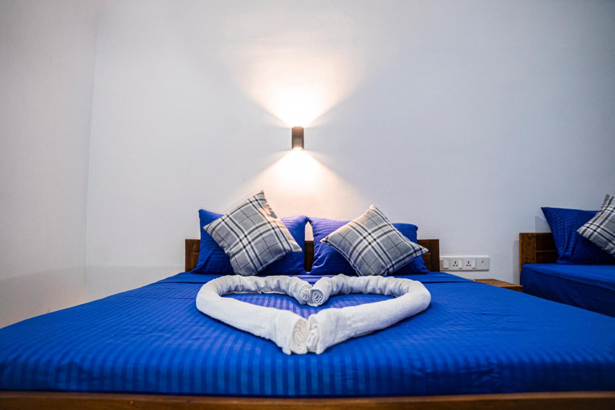 Hotel Theevanni Inn Trincomalee Buitenkant foto